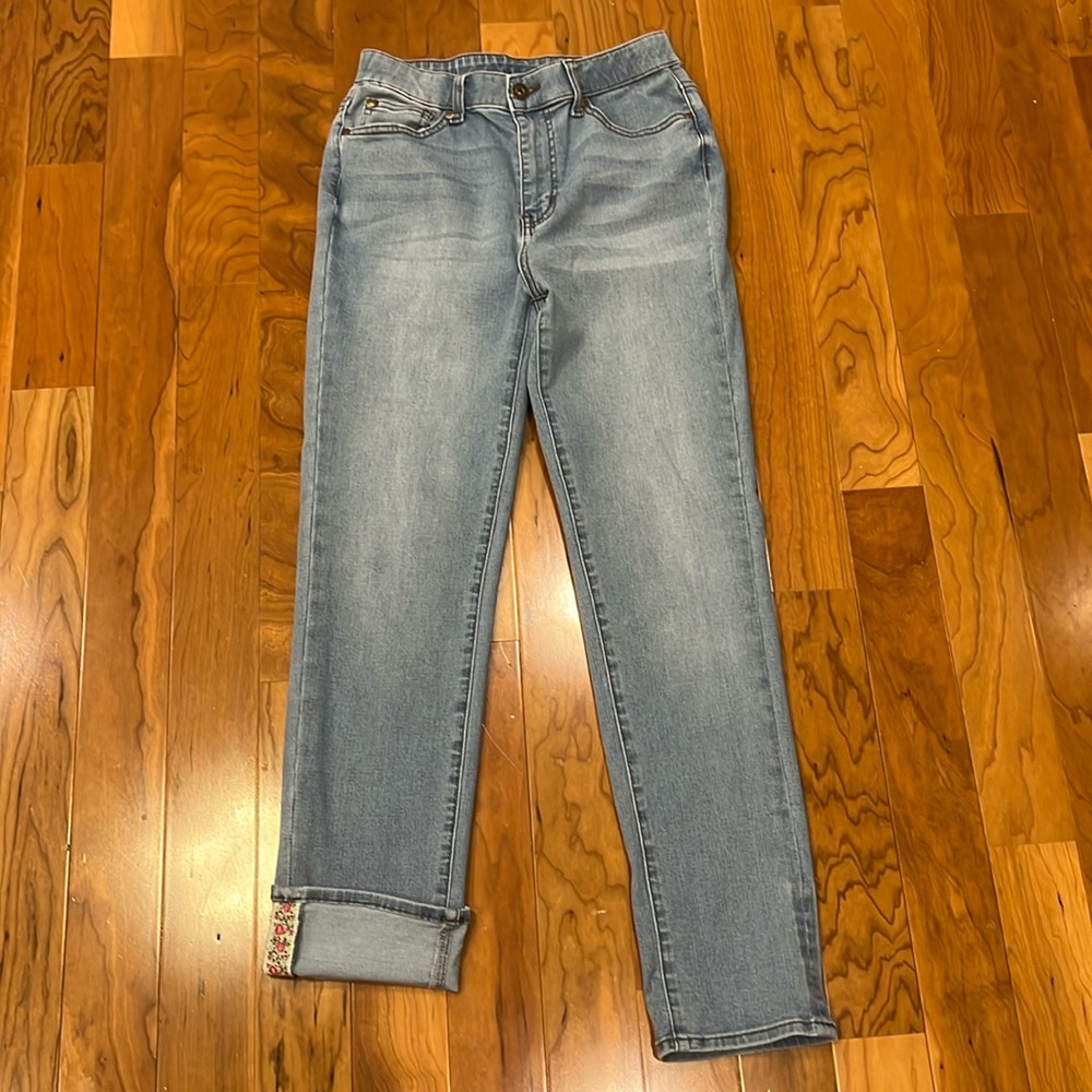 EUC Matilda Jane High Rise Stretch Boyfriend Jeans Cuffed Floral Accent size 2